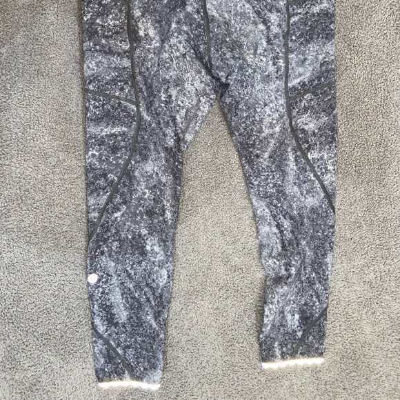 Lululemon Ankle Legging - Picture 6 of 7